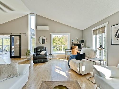 Living room - 260 Rue Champêtre, Sherbrooke (Fleurimont), QC - Indoor Photo Showing Living Room