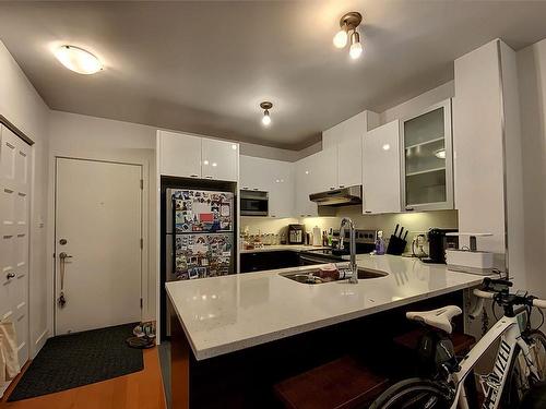 Hall d'entrÃ©e - 203-440 Rue De La Gauchetière E., Montréal (Ville-Marie), QC - Indoor Photo Showing Kitchen