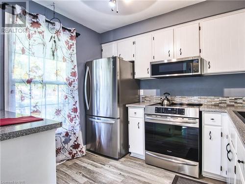 80 Oxford Street, St. Catharines, ON - Indoor Photo Showing Kitchen