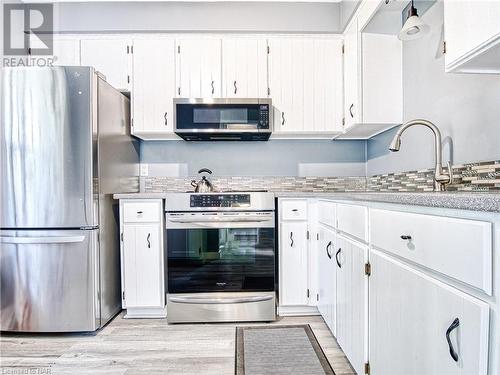 80 Oxford Street, St. Catharines, ON - Indoor Photo Showing Kitchen With Upgraded Kitchen