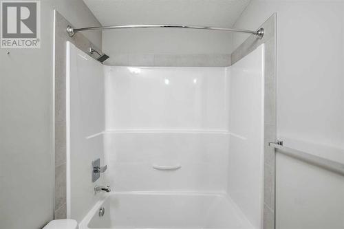 135, 20 Seton Park Se, Calgary, AB - Indoor Photo Showing Bathroom