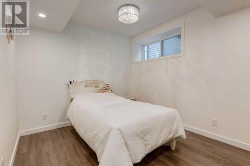 35 Nolanfield Heights Nw, Calgary, AB - Indoor Photo Showing Bedroom