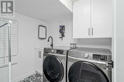 1315 105 Avenue Sw, Calgary, AB - Indoor Photo Showing Laundry Room