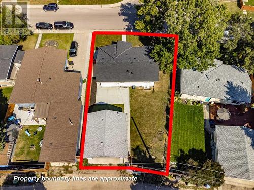 1315 105 Avenue Sw, Calgary, AB - Outdoor