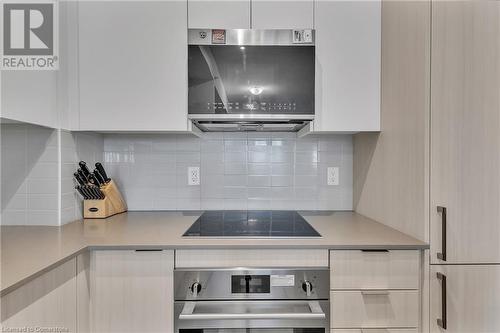 2481 Taunton Road Road Unit# 704, Oakville, ON - Indoor Photo Showing Kitchen