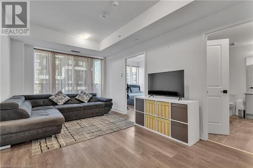 2481 Taunton Road Road Unit# 704, Oakville, ON - Indoor Photo Showing Living Room