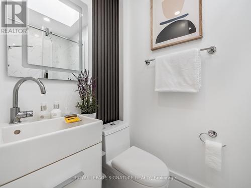 75 Holborne Avenue, Toronto (Danforth Village-East York), ON - Indoor Photo Showing Bathroom