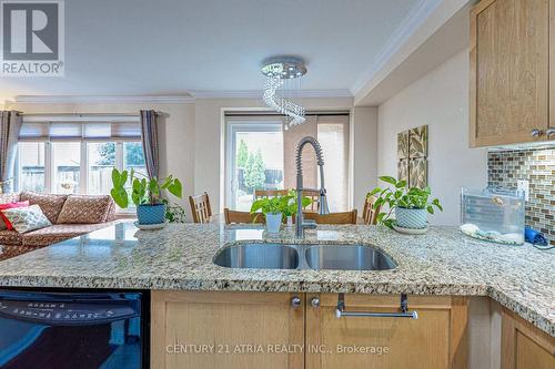 27 William Stark Road, Whitchurch-Stouffville, ON - Indoor Photo Showing Kitchen With Double Sink