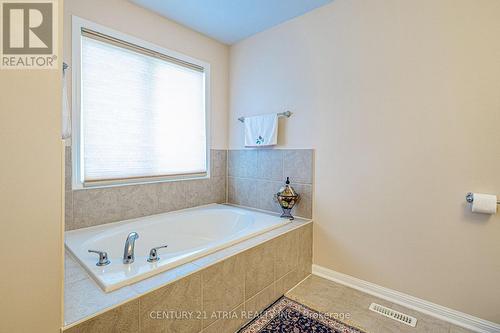 27 William Stark Road, Whitchurch-Stouffville, ON - Indoor Photo Showing Bathroom