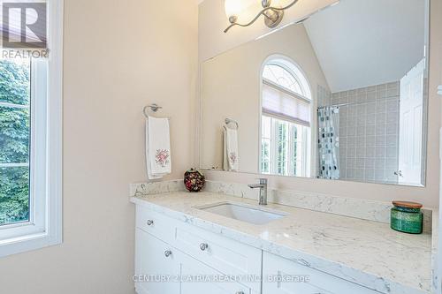 27 William Stark Road, Whitchurch-Stouffville, ON - Indoor Photo Showing Bathroom