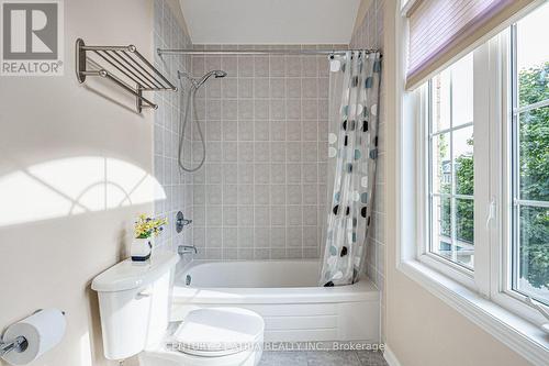 27 William Stark Road, Whitchurch-Stouffville, ON - Indoor Photo Showing Bathroom