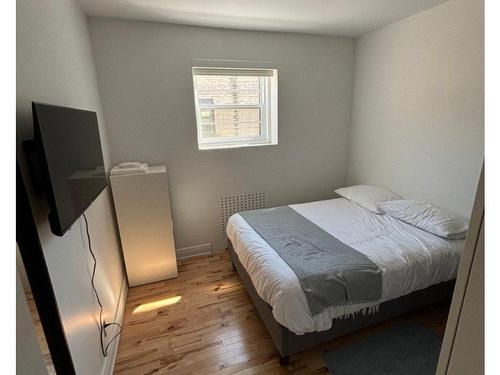 Chambre Ã Â coucher - 409-1575 Av. Summerhill, Montréal (Ville-Marie), QC - Indoor Photo Showing Bedroom