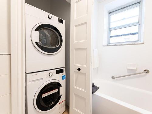 Bathroom - 17-2075 Av. Lincoln, Montréal (Ville-Marie), QC - Indoor Photo Showing Laundry Room