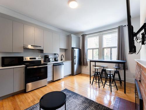 Kitchen - 17-2075 Av. Lincoln, Montréal (Ville-Marie), QC - Indoor Photo Showing Kitchen