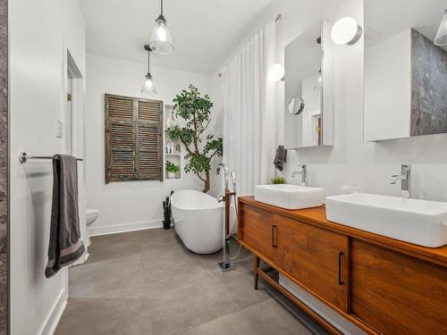 Ensuite bathroom - 5034 Rue Fabre, Montréal (Le Plateau-Mont-Royal), QC - Indoor Photo Showing Bathroom