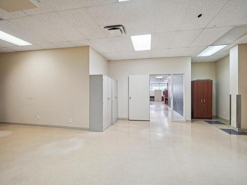 Office - 100  - 104 Rue Dubois, Saint-Eustache, QC - Indoor Photo Showing Basement