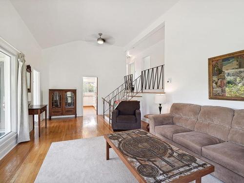 Living room - 158 Av. Heather, Pointe-Claire, QC - Indoor Photo Showing Living Room