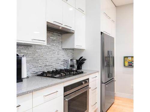 S316-1411 Cook St, Victoria, BC - Indoor Photo Showing Kitchen With Upgraded Kitchen