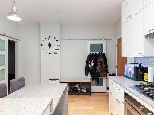 S316-1411 Cook St, Victoria, BC - Indoor Photo Showing Kitchen