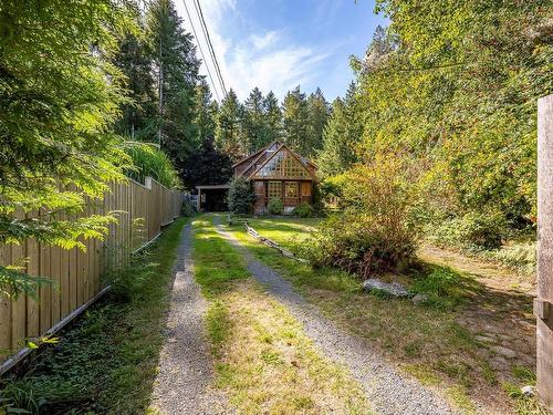 6300 Anderson Dr, Hornby Island, BC 