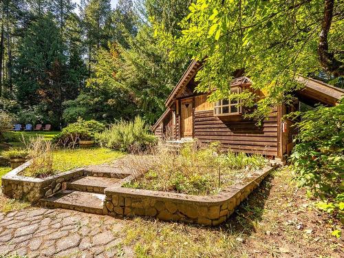 6300 Anderson Dr, Hornby Island, BC 