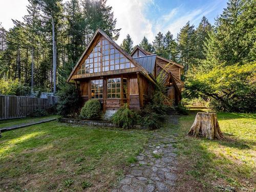 6300 Anderson Dr, Hornby Island, BC 