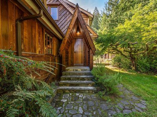 6300 Anderson Dr, Hornby Island, BC 