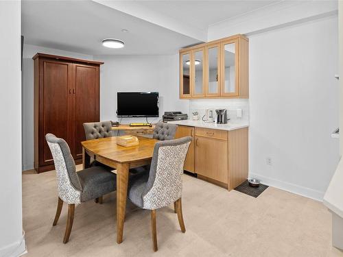 515-21 Dallas Rd, Victoria, BC - Indoor Photo Showing Dining Room