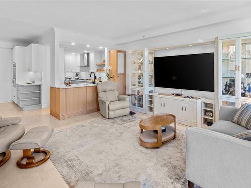 515-21 Dallas Rd, Victoria, BC - Indoor Photo Showing Living Room