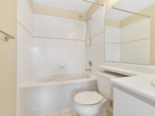 401-935 Johnson St, Victoria, BC - Indoor Photo Showing Bathroom