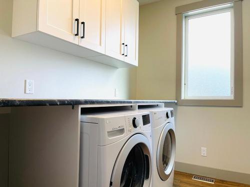 2175 Nicola Ave, Merritt, BC - Indoor Photo Showing Laundry Room