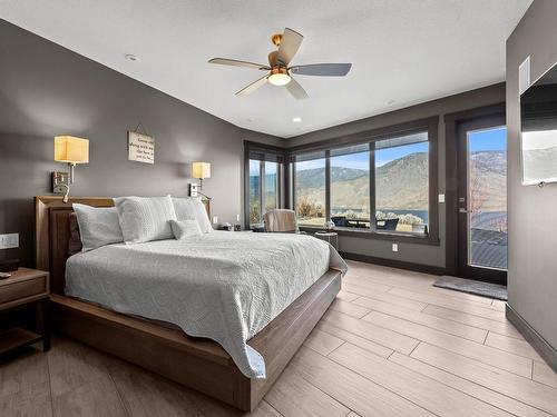 265 Holloway Drive, Kamloops, BC - Indoor Photo Showing Bedroom