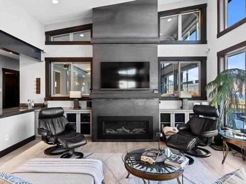 265 Holloway Drive, Kamloops, BC - Indoor Photo Showing Living Room With Fireplace