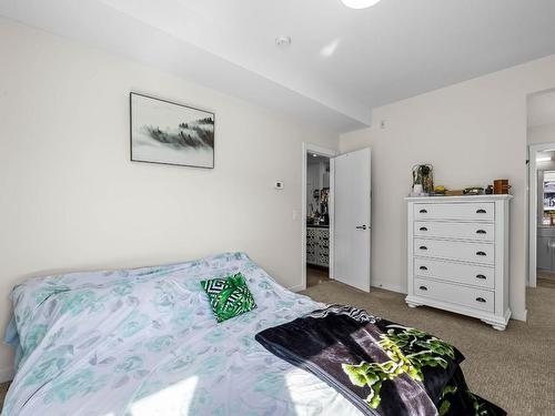 209-1880 Hugh Allan Drive, Kamloops, BC - Indoor Photo Showing Bedroom