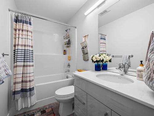 209-1880 Hugh Allan Drive, Kamloops, BC - Indoor Photo Showing Bathroom