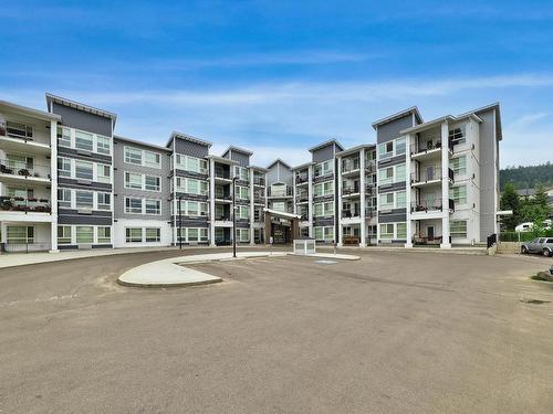 209-1880 Hugh Allan Drive, Kamloops, BC - Outdoor With Facade