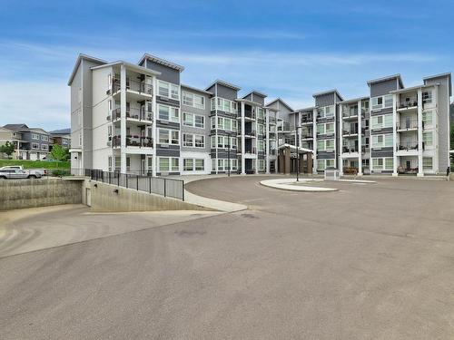 209-1880 Hugh Allan Drive, Kamloops, BC - Outdoor With Facade