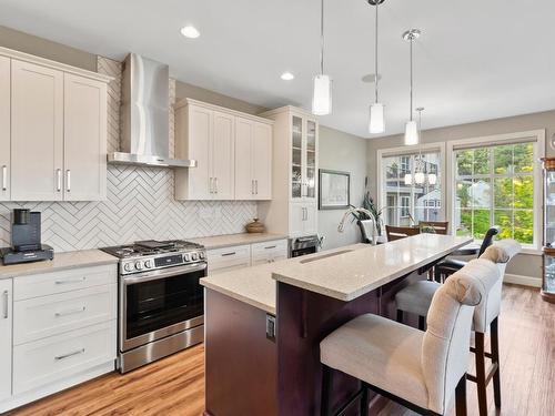 111-770 Hugh Allan Drive, Kamloops, BC - Indoor Photo Showing Kitchen With Upgraded Kitchen