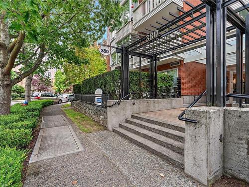 103-380 Waterfront Cres, Victoria, BC - Outdoor