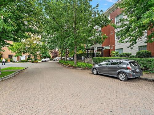 103-380 Waterfront Cres, Victoria, BC - Outdoor