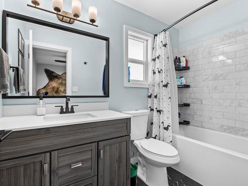 6-800 Southill Street, Kamloops, BC - Indoor Photo Showing Bathroom