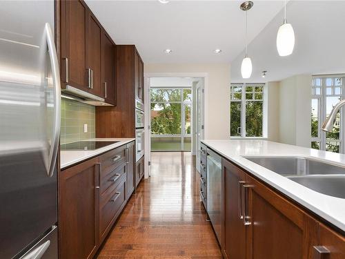 306-999 Burdett Ave, Victoria, BC - Indoor Photo Showing Kitchen With Double Sink With Upgraded Kitchen