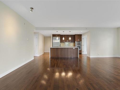 306-999 Burdett Ave, Victoria, BC - Indoor