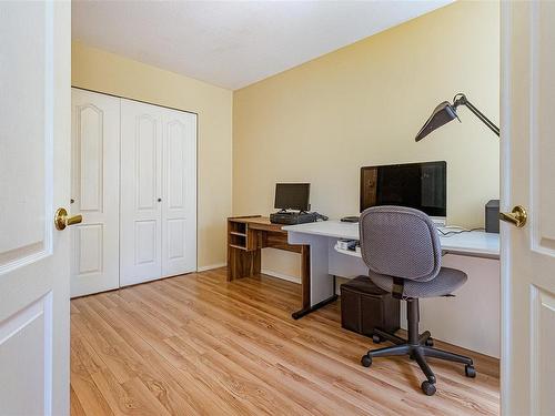 536 Fairways Pl, Cobble Hill, BC - Indoor Photo Showing Office