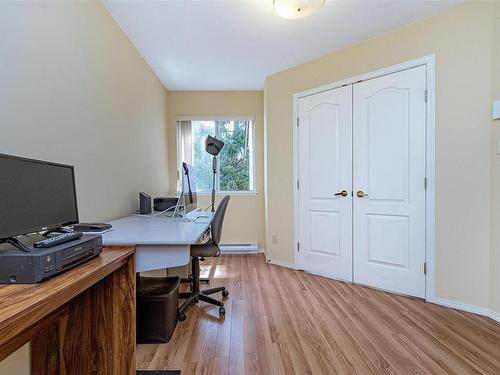 536 Fairways Pl, Cobble Hill, BC - Indoor Photo Showing Office