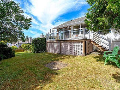 536 Fairways Pl, Cobble Hill, BC - Outdoor With Deck Patio Veranda