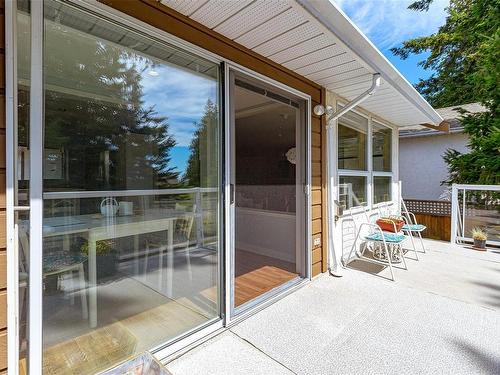 536 Fairways Pl, Cobble Hill, BC - Outdoor With Exterior