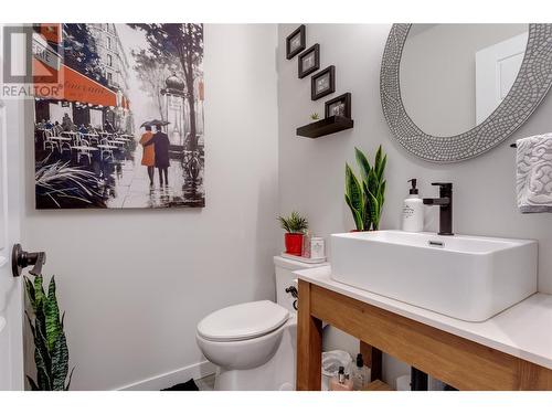 1634 Scott Crescent, West Kelowna, BC - Indoor Photo Showing Bathroom