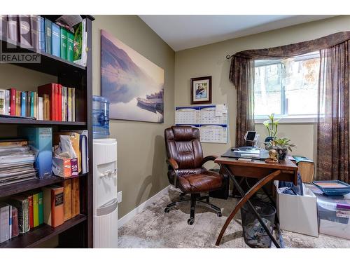 1634 Scott Crescent, West Kelowna, BC - Indoor Photo Showing Office