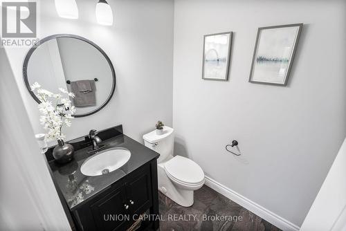 209 Roselawn Drive, Vaughan, ON - Indoor Photo Showing Bathroom